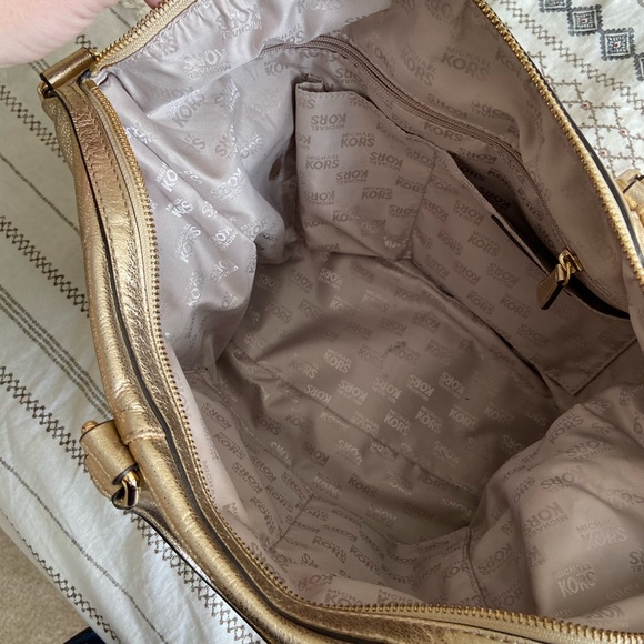 Gently used gold Michael Kors purse - Picture 4 of 5